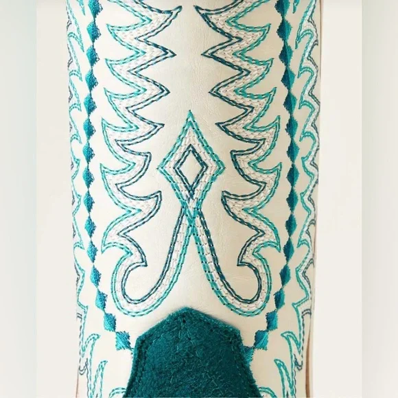 Ariat Derby Monroe Western Boot in Ancient Turquoise Roughout - Picture 3 of 12